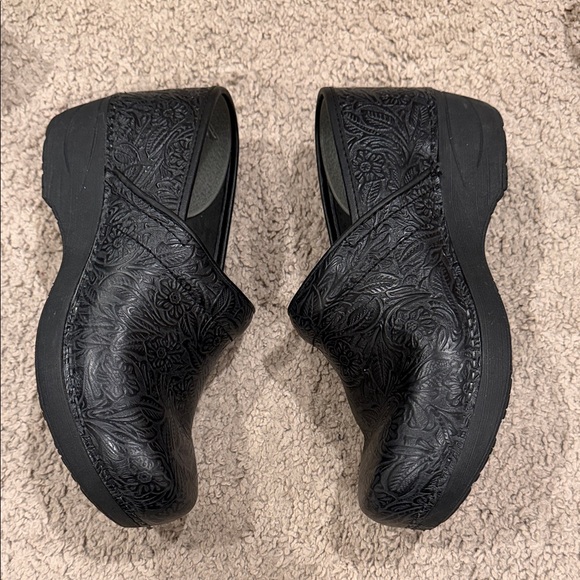 Dansko Shoes - Dansko XP2.0 Black Embossed woman’s Loafers